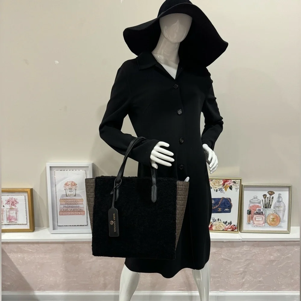 Michael Kors sinclair features